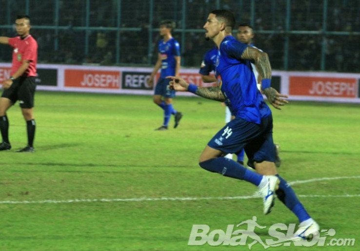 Batal ke Arema FC, Arthur Cunha Lanjutkan Karier di Malaysia
