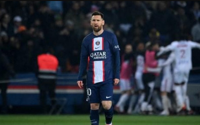 Dapat Cemoohan dari Fans PSG, Messi Disarankan Pensiun di Barcelona