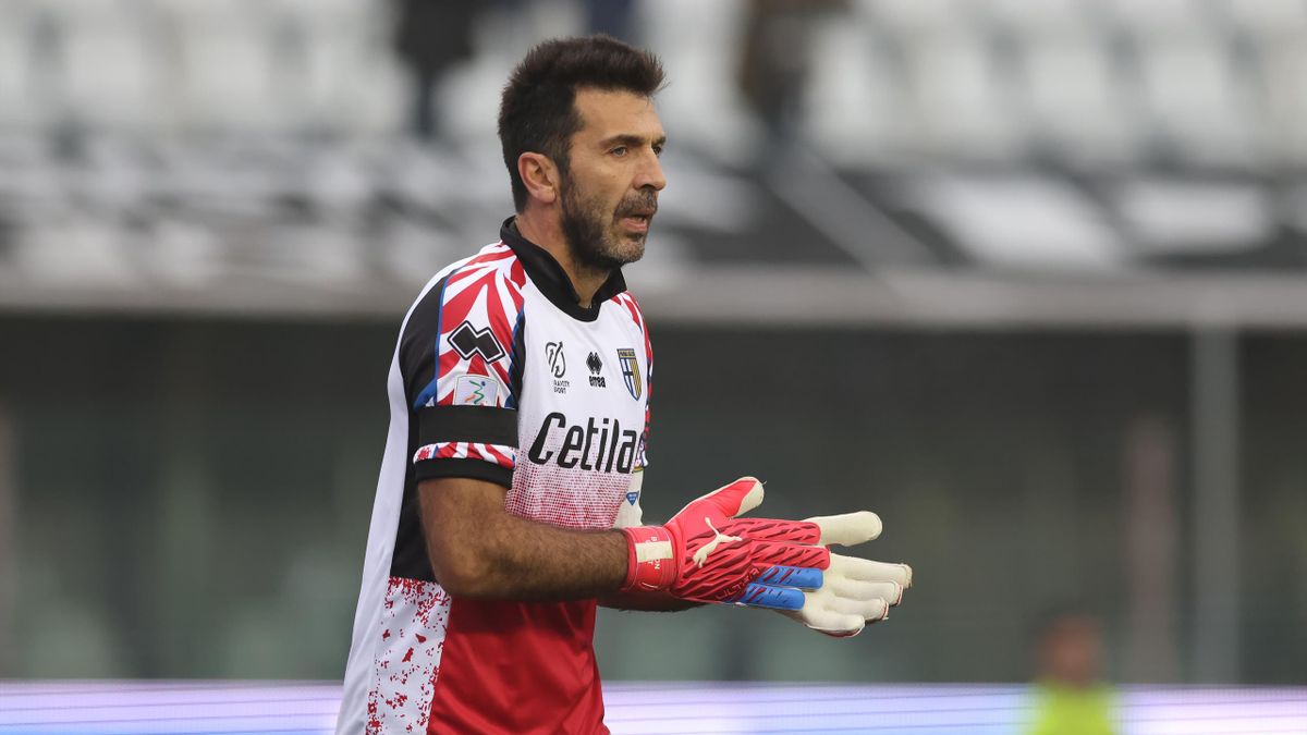 Foto: 5 Pemain Top yang Jadi Magnet di Serie B Liga Italia Musim 2022 / 2023,  Buffon dan Fabregas Paling Mentereng - Dunia