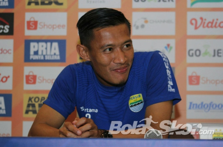 Henhen Herdiana Tak Mempersoalkan Perubahan Posisi di Persib Bandung