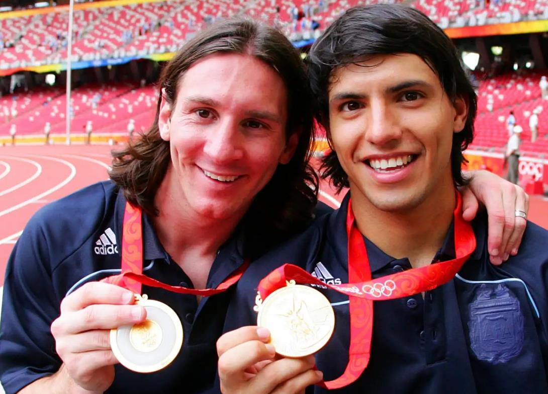 5 Pesepak Bola Legendaris yang Pernah Meraih Medali Emas di Olimpiade