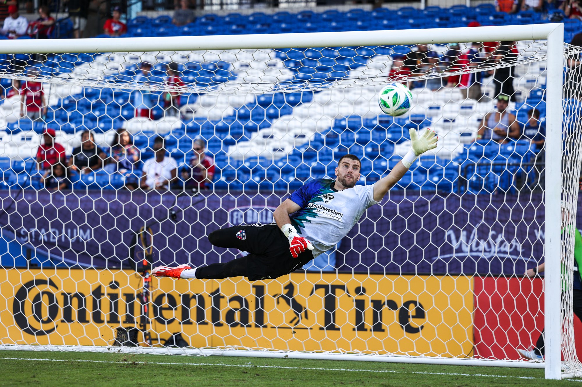 FC Dallas Bagikan Kabar Baik soal Kiper Timnas Indonesia Maarten Paes Jelang Laga Kontra Arab Saudi dan Irak