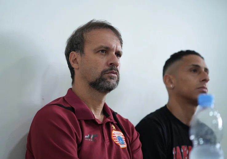 Persib Tanpa Andrew Jung dan Saddil Ramdani, Pelatih Persija Cuek dan Sebut Itu Urusan Bojan Hodak