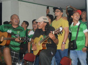 Kabar Duka, Oka Gundul Pencipta Lagu 