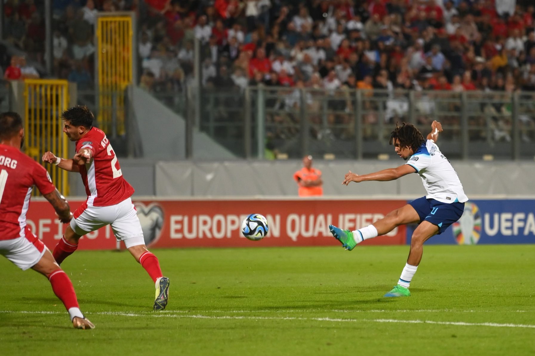 Trent Alexander-Arnold Digeser Menjadi Gelandang, Eksperimen Gareth Southgate Sukses