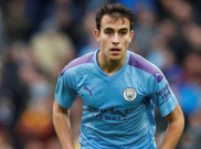 Pep Guardiola Respons Ketertarikan Barcelona kepada Bakat Muda Man City, Eric Garcia