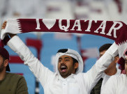 Piala Dunia 2022: Ketika Sepak Bola Menyatukan Dua Fans Beda Kubu di Al Bayt Stadium