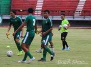 Osvaldo Haay Ikut Latihan, Persebaya Belum Pastikan Masa Depannya