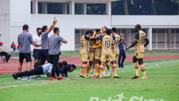 Galeri Foto: Dewa United FC Taklukkan Persekat