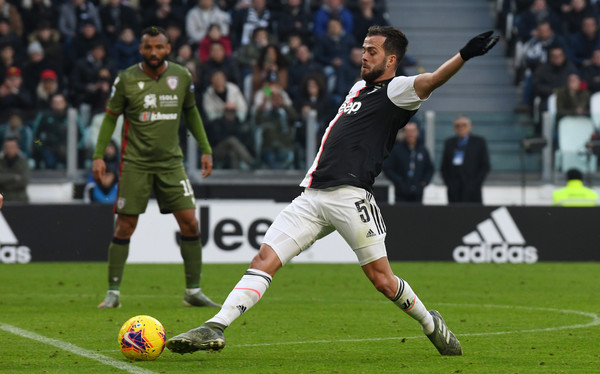 Juru Transfer Juventus Buka Suara soal Pertukaran Miralem Pjanic dengan Arthur