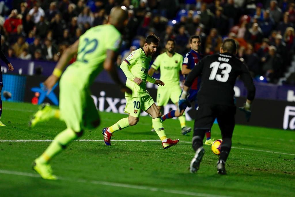 Selangkah Lagi Lionel Messi Samai Torehan Hattrick Cristiano Ronaldo