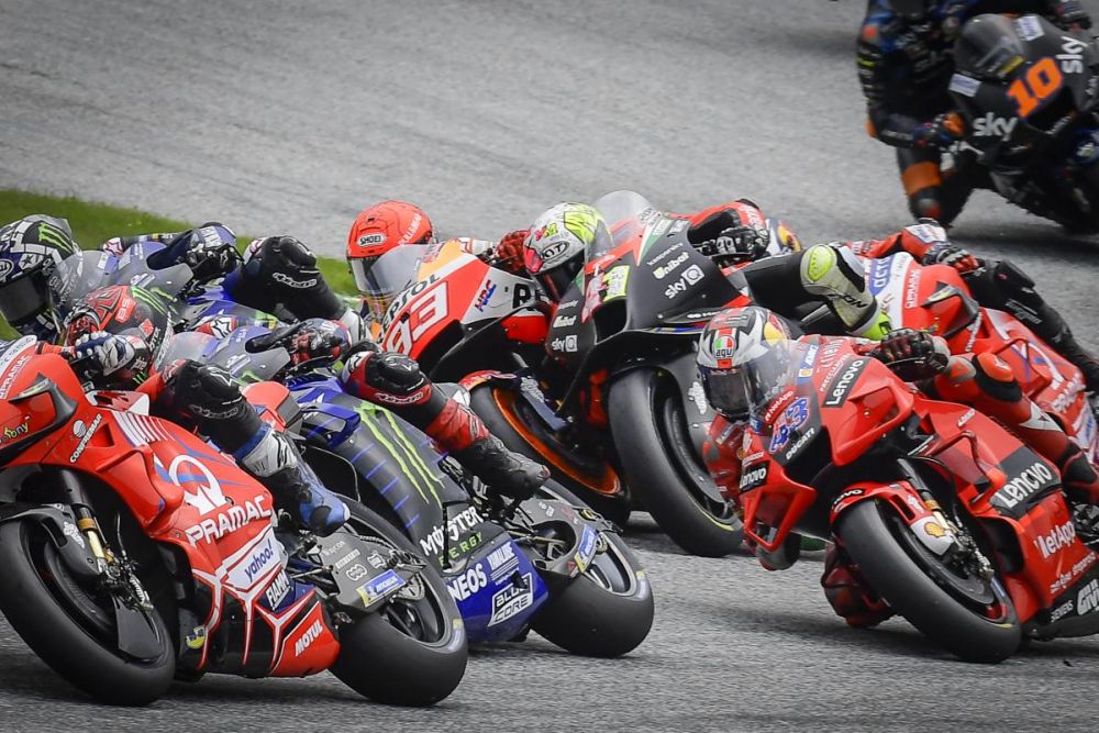 Soal Insiden Senggolan, Espargaro Tak Mau Tunjuk Hidung Marquez