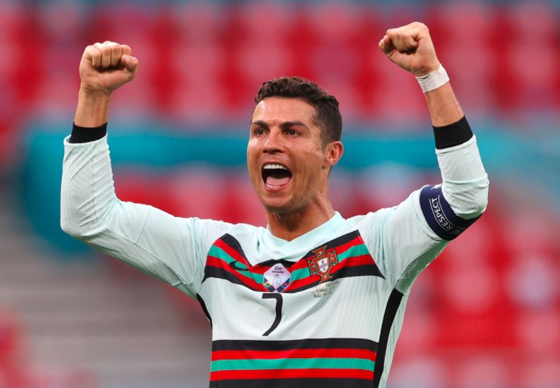 Cara Cristiano Ronaldo Hadapi Kritikan