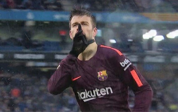 Gerard Pique Terancam Skors Tiga Laga