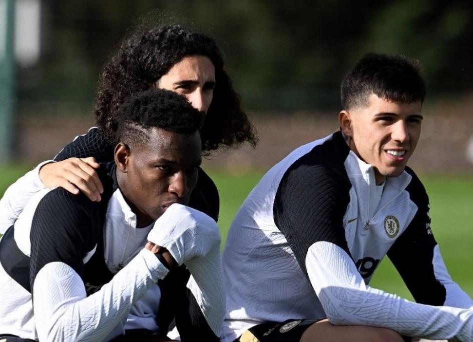 Gabung Skuad Chelsea, Enzo Fernandez Minta Maaf