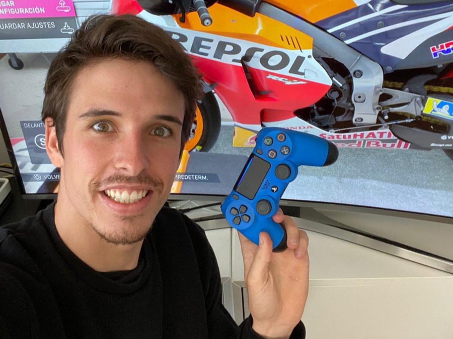 Marc Marquez Dikangkangi Sang Adik pada MotoGP Virtual