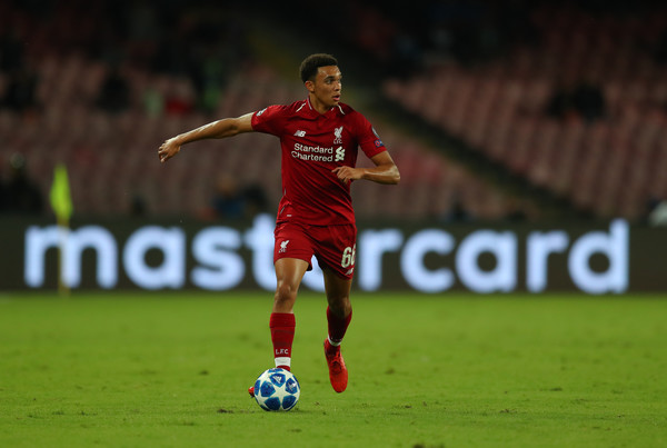 Jelang Kroasia Vs Inggris, Penggawa Liverpool Asyik Bertanding Catur dengan Juara Dunia