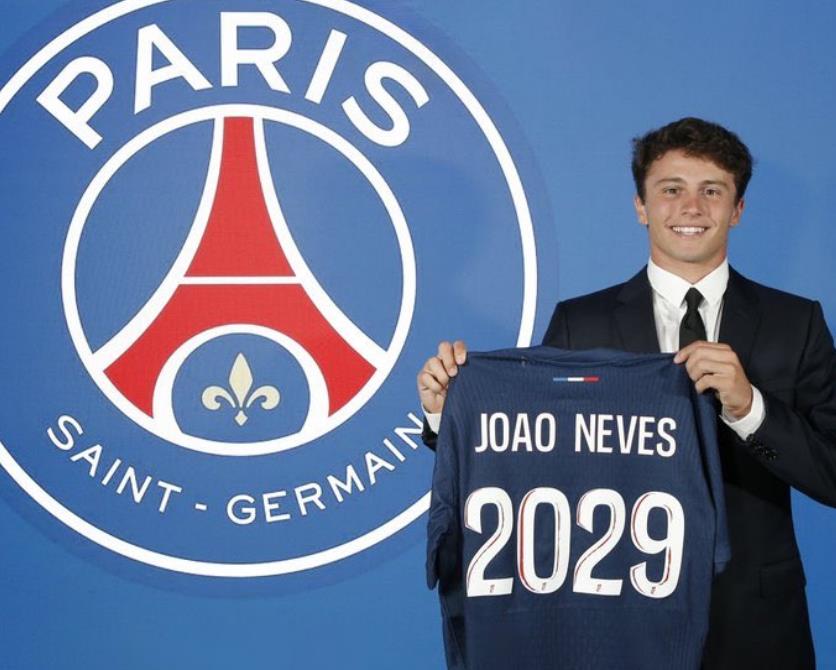Resmi, PSG Rekrut Joao Neves Sebesar 70 Juta Euro