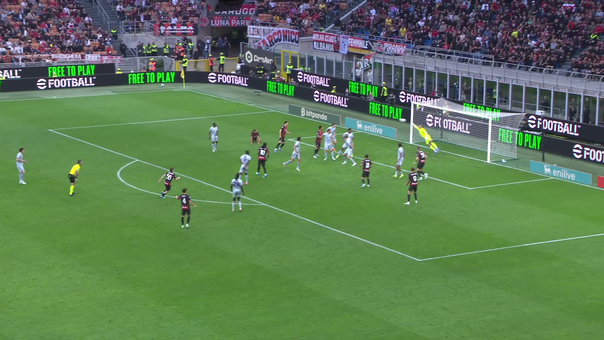 Dibantai Udinese di San Siro, AC Milan Pantas Dihina Suporter Sendiri