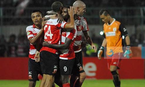 Komentar Pelatih Madura United dan Persipura Usai Kedua Tim Main Imbang