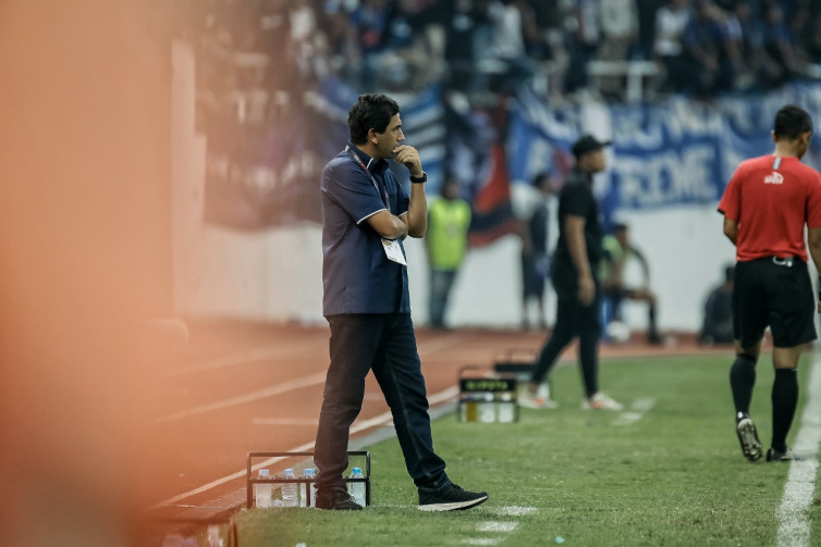 Eduardo Tak Mau Arema FC Cari Hasil Aman di Leg Kedua Semifinal Piala Presiden