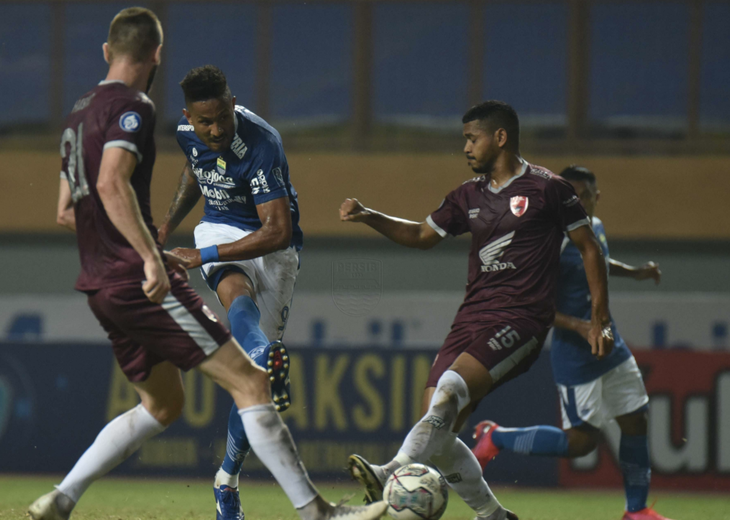 Hasil Liga 1: Persib Kontra PSM Berakhir Imbang 1-1