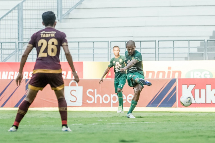 Moncernya David da Silva Bikin Semen Padang Waspada