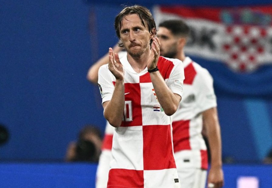 Belum Niat Pensiun, Luka Modric Masih Ingin Bermain