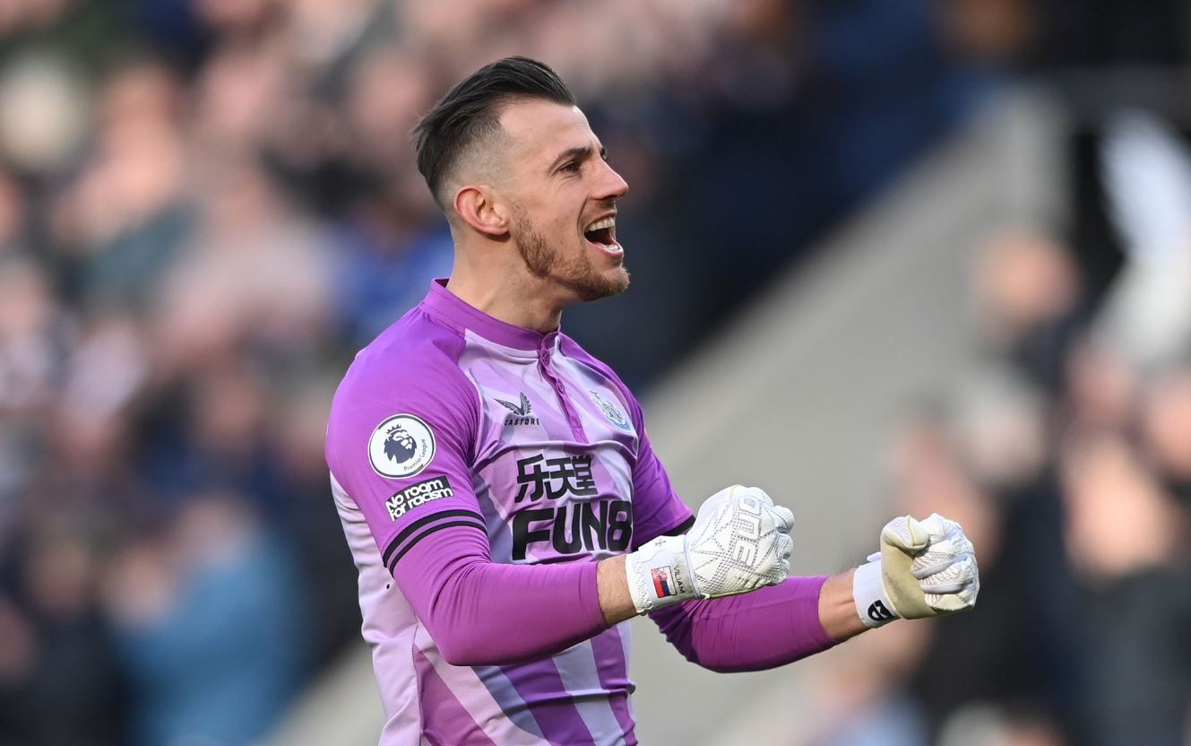 Gabung Tidaknya Martin Dubravka ke Man United Kini di Tangan Newcastle