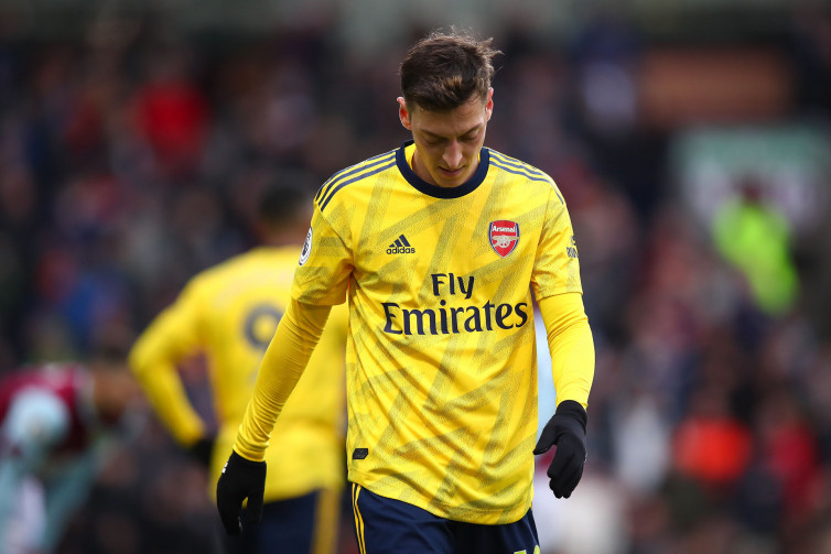 Cinta Mati dengan Arsenal, Mesut Ozil Tegaskan Tidak Ingin Angkat Kaki