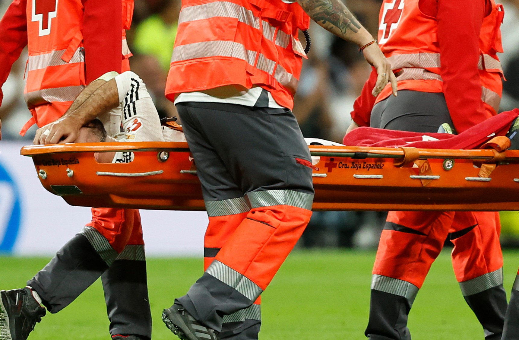 Cedera Lutut Parah, Dani Carvajal Naik Meja Operasi
