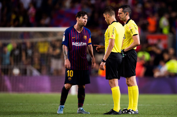 Beda Nasib Barcelona dan Real Madrid soal VAR