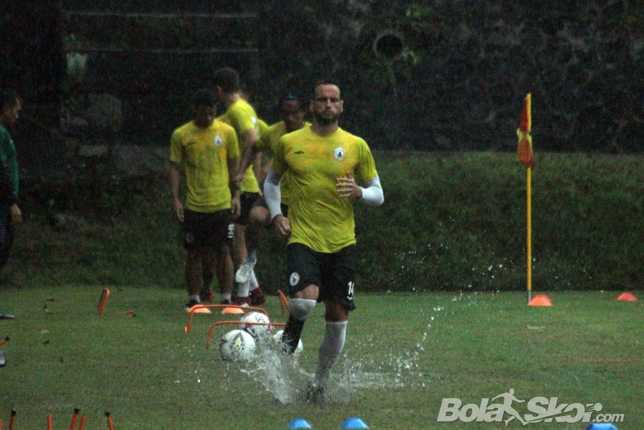 Polemik Belum Usai, Alfonso de la Cruz Ikut Latihan PSS Sleman dan Zah Rahan Justru Menghilang