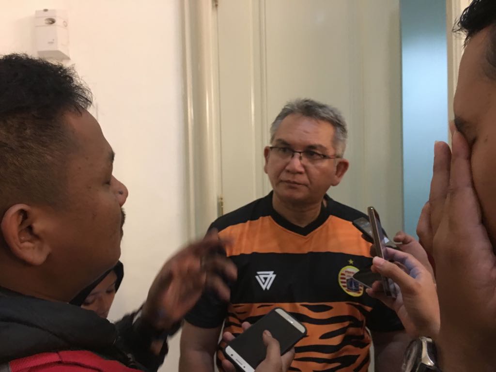 Ferry Indrasjarief Meneteskan Air Mata Saat Konvoi Persija Juara