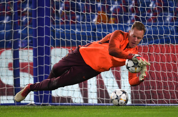 Kiper Barcelona Menolak Disejajarkan dengan Lionel Messi