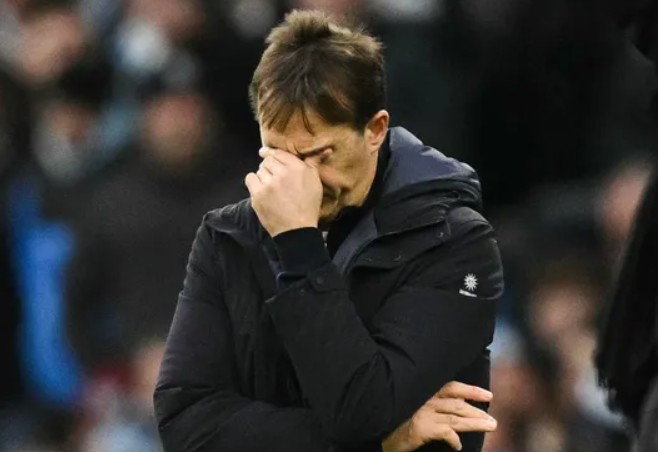 Mendekat ke Zona Degradasi, West Ham United Pertimbangkan Masa Depan Julen Lopetegui