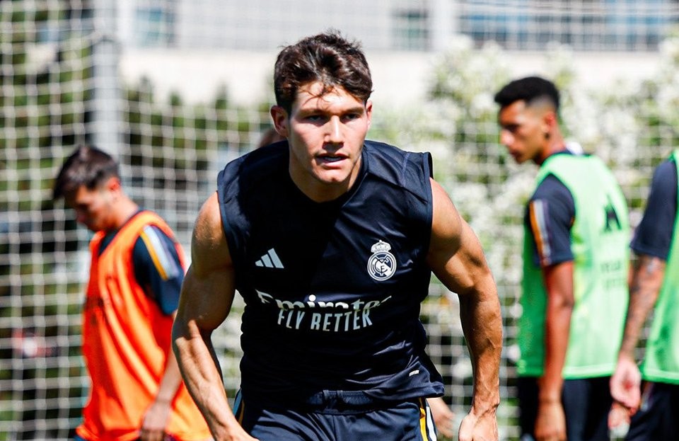 Upaya AC Milan Merekrut Bek Kiri Real Madrid Menemui Jalan Terjal