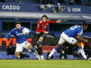 Everton 0-2 Manchester United: Cavani dan Martial Bawa Setan Merah ke Semifinal