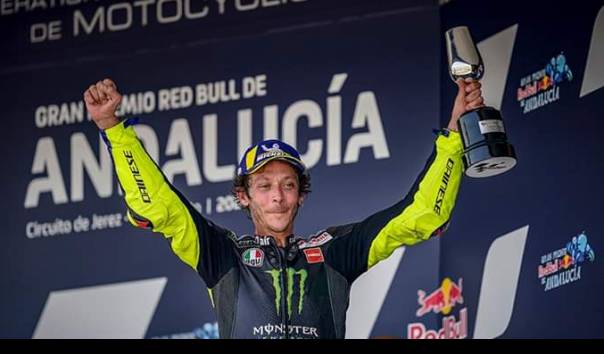 Berprestasi di Usia 41 Tahun, Rossi Ternyata Bukan Rider Tertua yang Berhasil Naik Podium