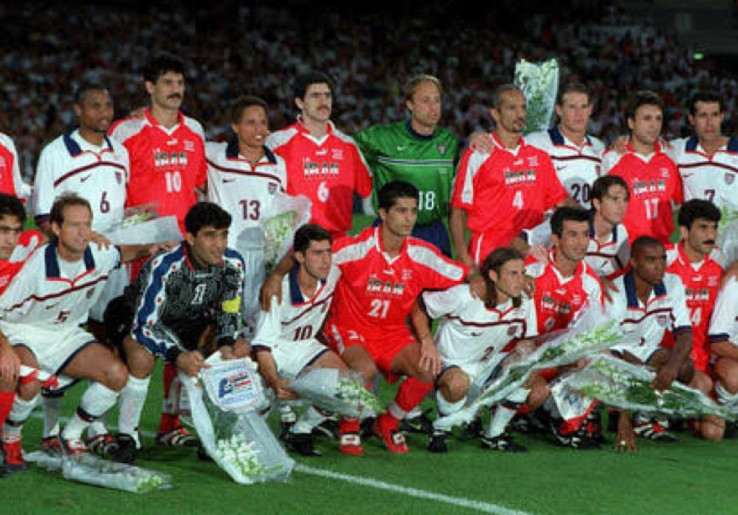 Nostalgia - Mawar di Piala Dunia 1998 sebagai Penghapus Ketegangan Politik Iran Vs Amerika Serikat