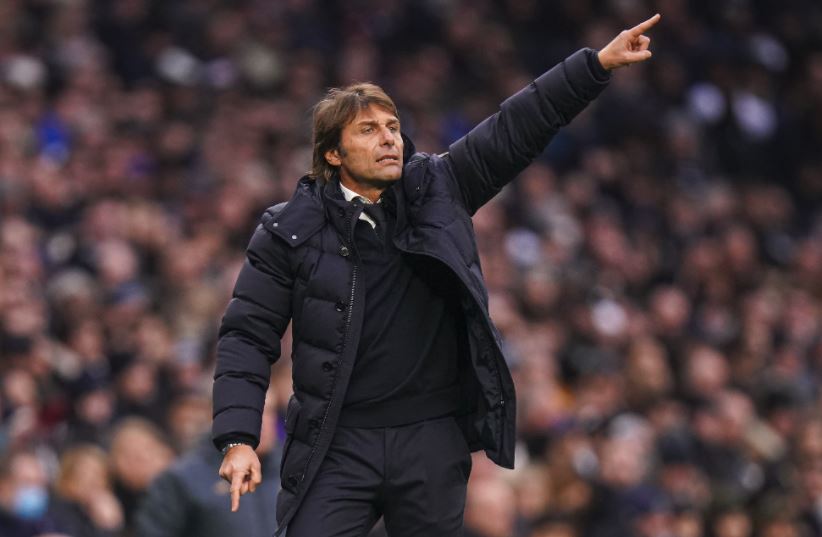 Tottenham Harus Mendukung Antonio Conte atau Menyesal Selamanya