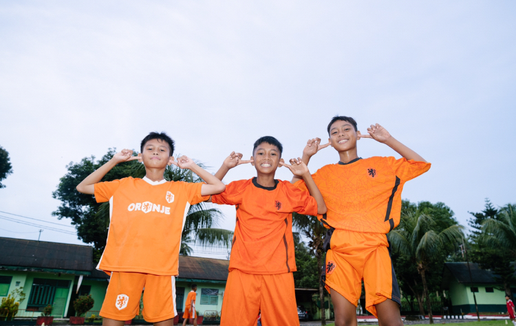 Melihat Keseruan KNVB Sapa Penggemar Timnas Belanda di Manado Lewat Oranje Indonesia