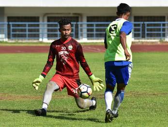 Persib Pinjamkan Satu Kiper ke PSM Makassar