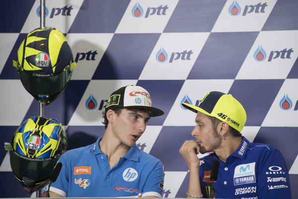 Valentino Rossi Kesal Bila Pecco Bagnaia dan Franco Morbidelli Finis di Depannya