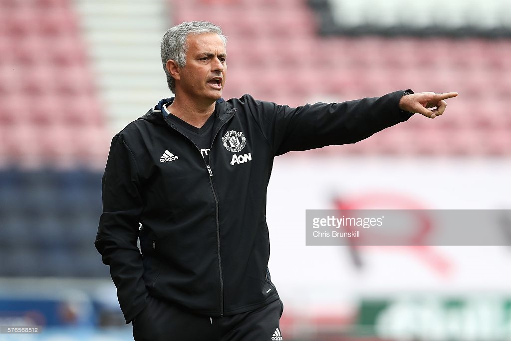 Leonardo Bonucci & Raphael Varane Masuk Radar Manchester United