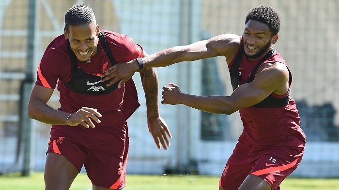 Bukti Perhatian Jurgen Klopp kepada Duet Bek Tengah Liverpool
