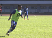 Lupakan Madura United, Ardi Idrus Ingin Fokus Bawa Persib Menang atas Persipura Jayapura