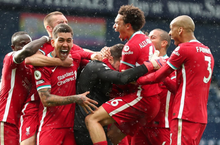 West Bromwich 1-2 Liverpool: Gol Bersejarah Alisson Jaga Peluang The Reds