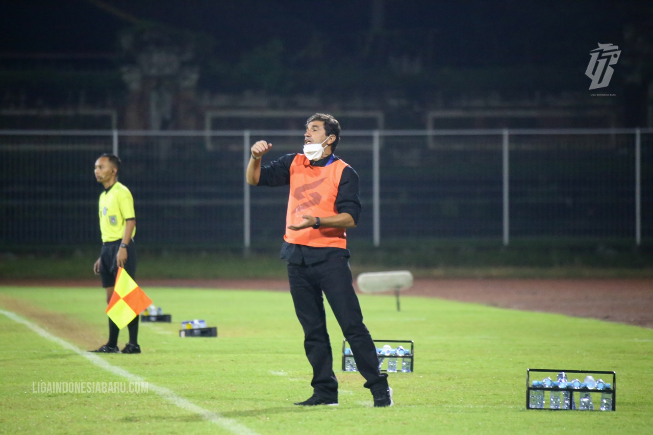 Tanpa Carlos Fortes Lawan Persebaya, Arema FC Siapkan Strategi 'Striker Palsu'