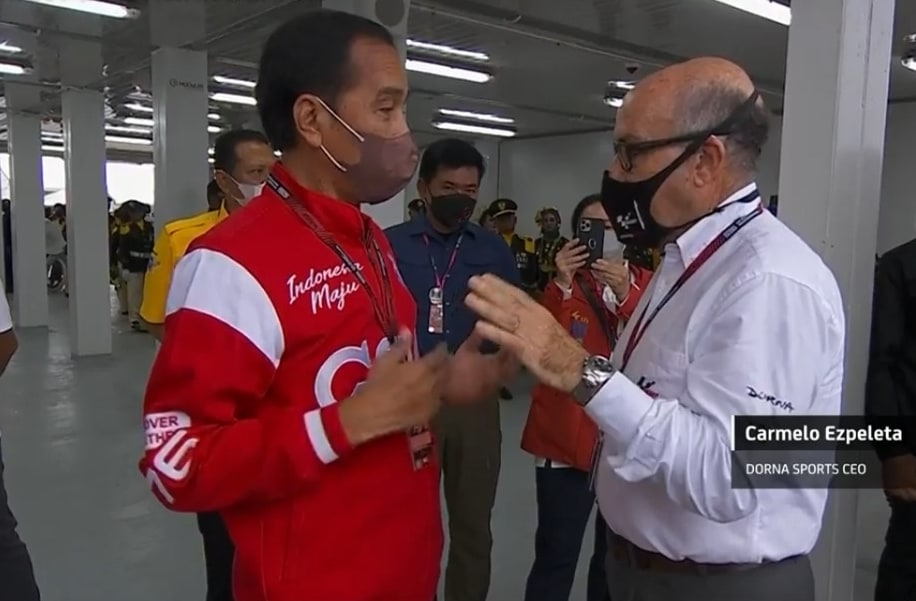 CEO Dorna Sambut Presiden Jokowi di Sirkuit Mandalika saat Tengah Hujan Lebat